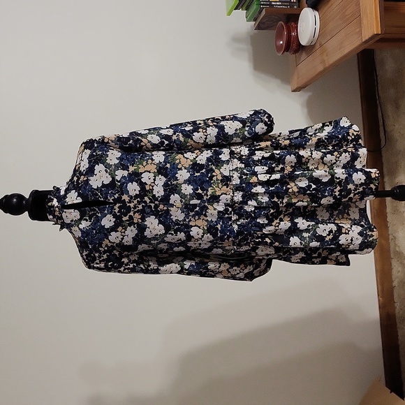 Dress - Picture 2 of 4